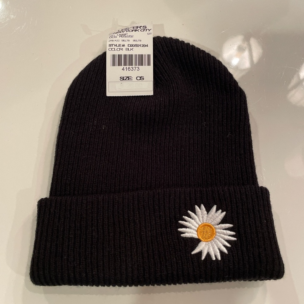 Brand new black beannie from Lester’s New York. Brand new. Tags on.